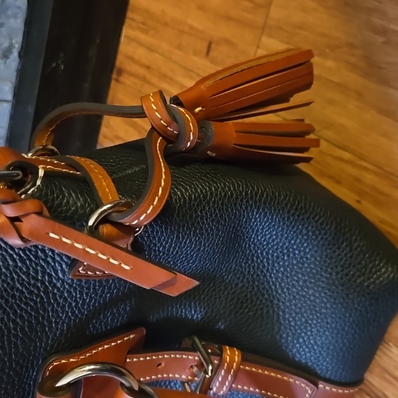 Dooney & Bourke Black and Tan Shoulder Bag - Picture 3 of 4